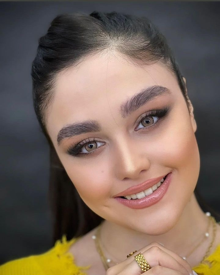 May Roon May brown