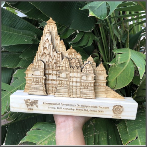 Pine Wood Momento