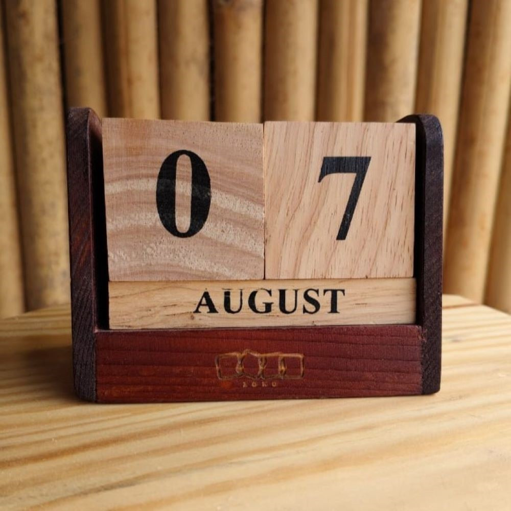 Wooden Cube Calendar