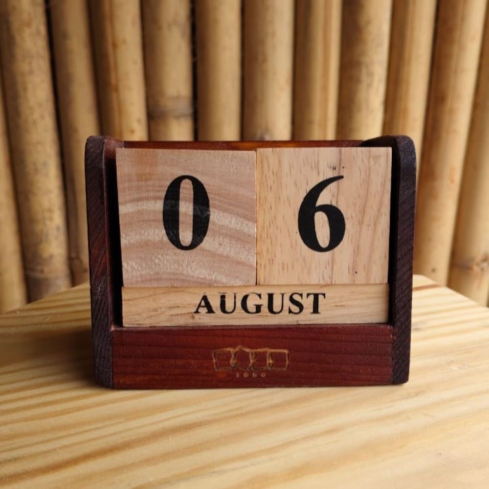 Wooden Cube Calendar