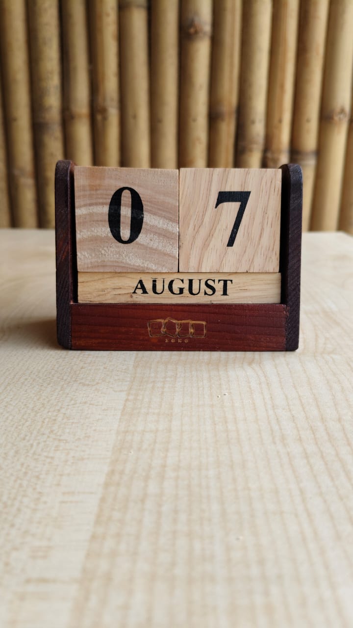 Wooden Cube Calendar