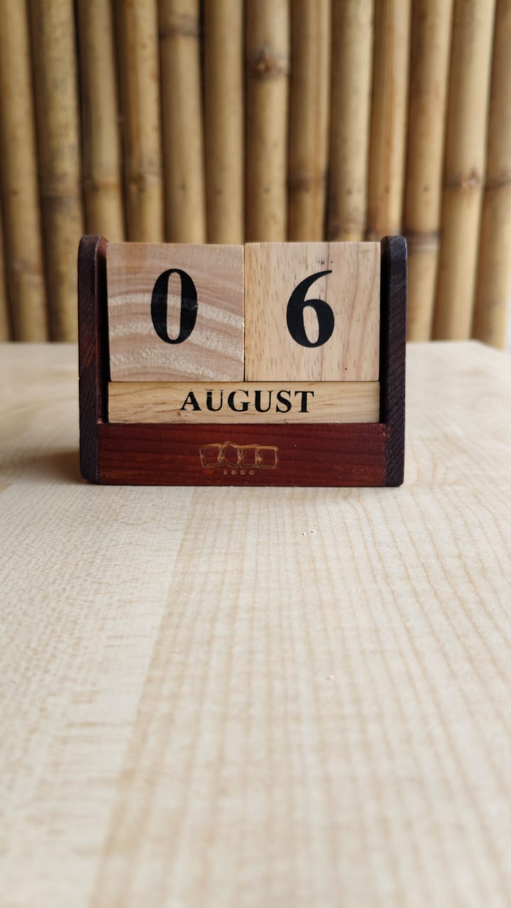 Wooden Cube Calendar