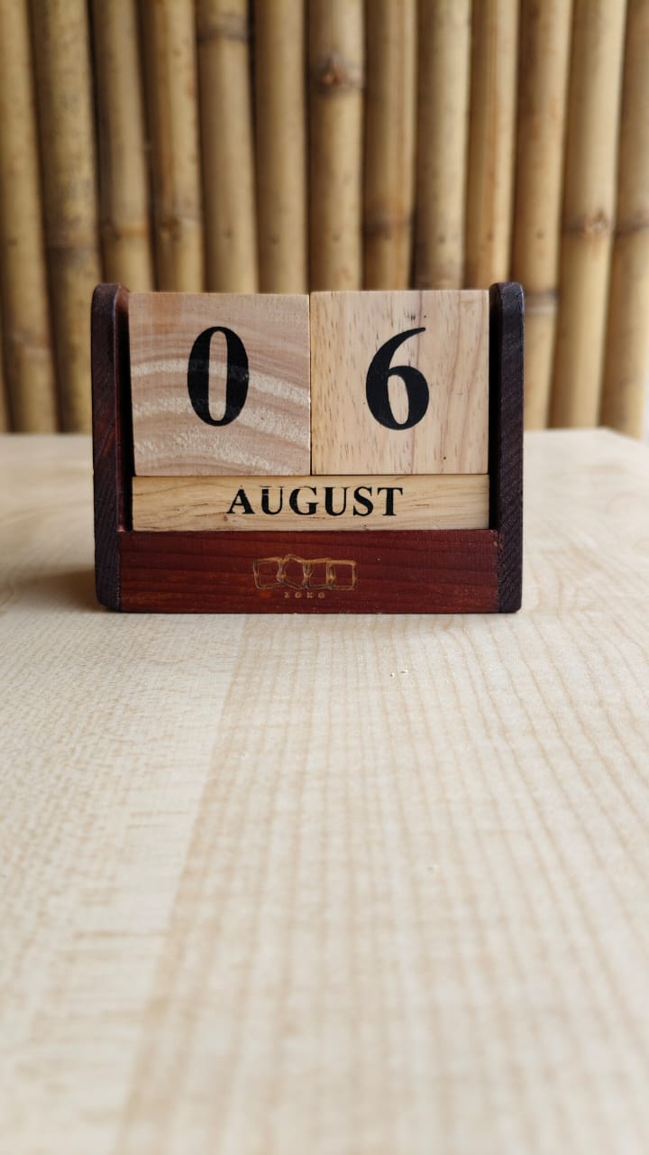 Wooden Cube Calendar
