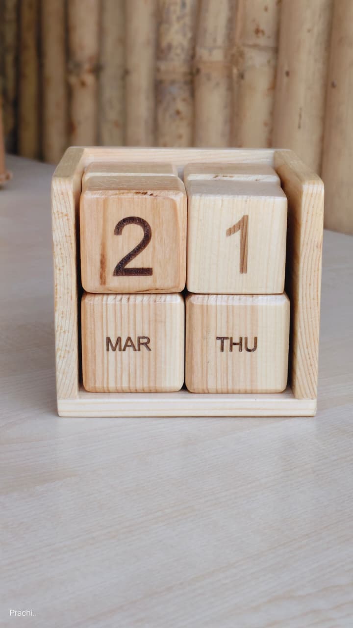 Wooden Cube Calendar