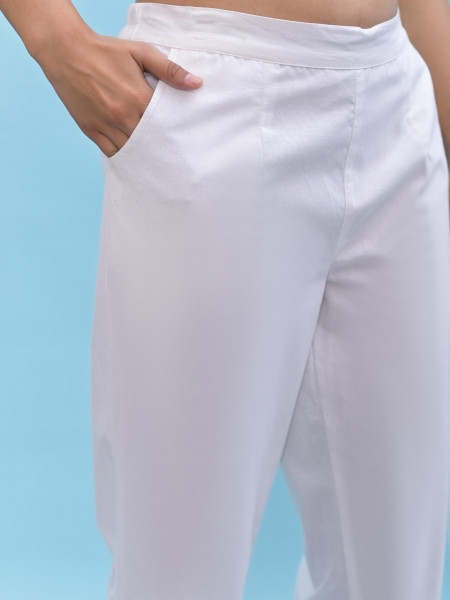 Juniper Women White Solid Cotton Pants With Partially Elasticated Waistband And Two Side Pockets