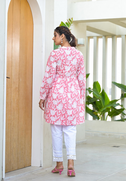 Peach Floral Printed Cotton Tunic With Lace