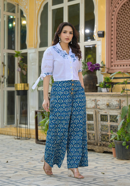 Off White & Indigo Floral Printed Top & Pant Set With Thread Work