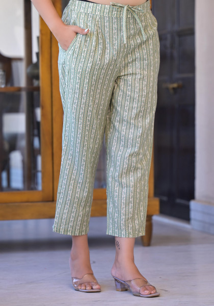 GREEN Floral Printed Poly Cotton Kurta and Pant Set