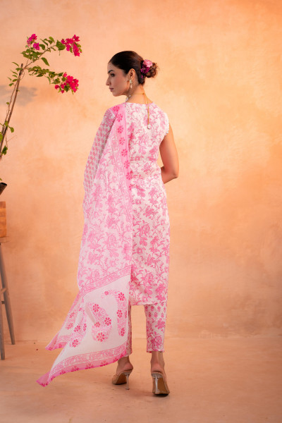 Pink Whisper Floral Kurta Pant And Dupatta Set