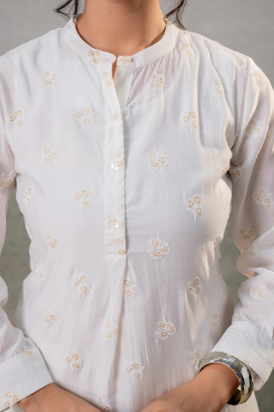 White  Embroidered Kurta