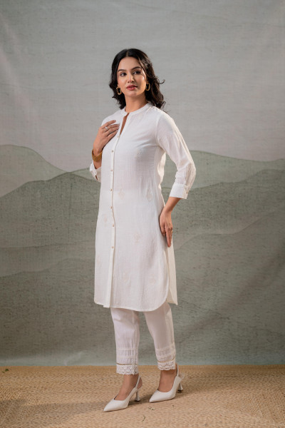 Cotton Bloom White Textured Straight Kurta