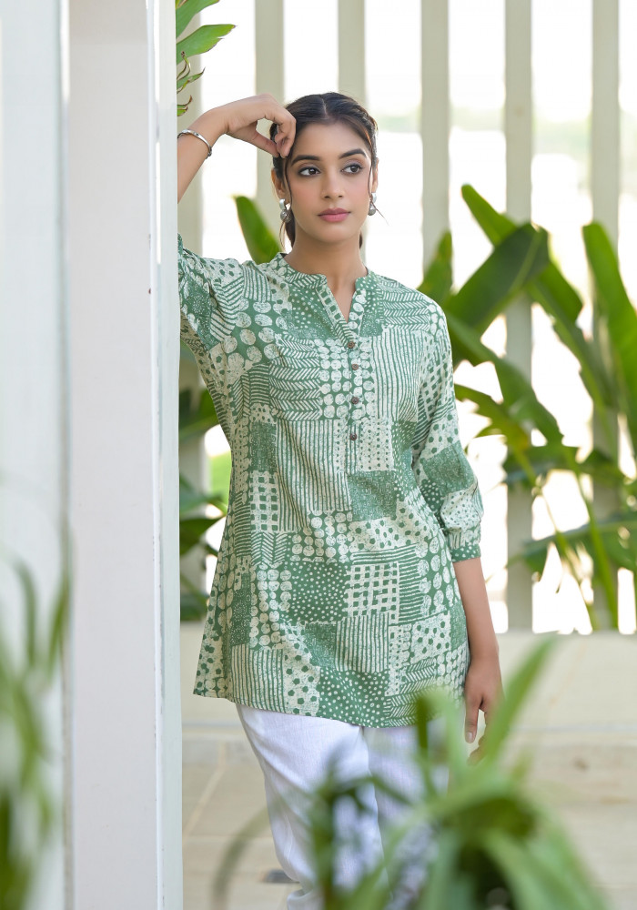 Green Geometric Printed Viscose Tunic With Buttons