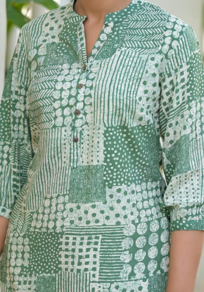 Green Geometric Printed Viscose Tunic With Buttons