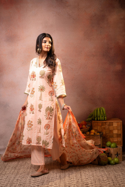 Off-White Peach Botanical Printed Kurta Set with Statement Border Dupatta