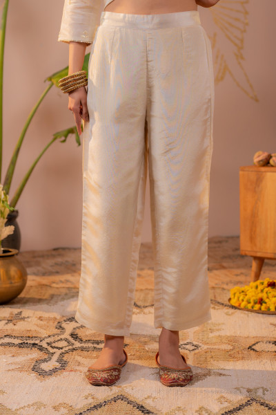 Off-White Kurta Set with  Maroon Gold Buti Dupatta