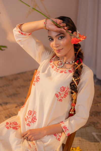 Ivory Coral Blossom Printed Kurta Pant And Dupatta Set