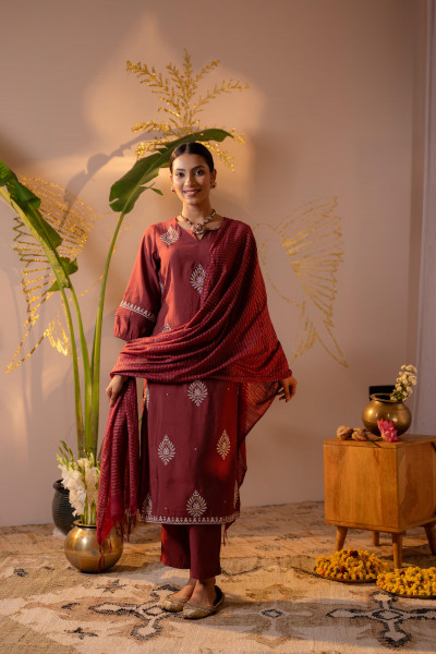Rosegold Ethnic Buti Kurta Set with Textured Dupatta
