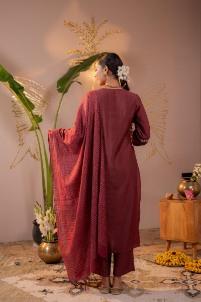 Rosegold Ethnic Buti Kurta Set with Textured Dupatta