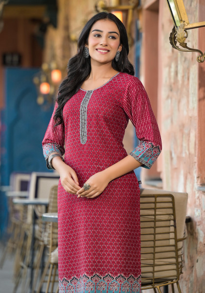 Maroon Ethnic Motif Printed Viscose Kurta With Beads & Thread Work