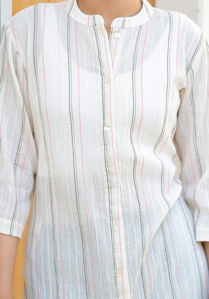 Ivory Solid Cotton Kurta With Thread Work & Button Closure