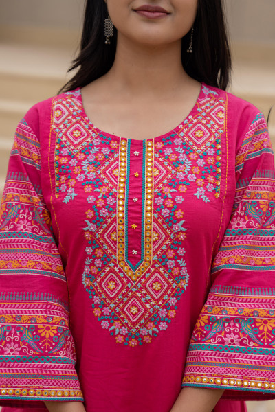 Fuchsia  Floral Printed Cotton Kurta Set With Thread & Mirror Work