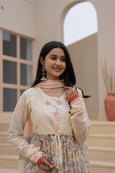 Ivory Floral Printed Cotton Kurta Set With Thread Work & Doris