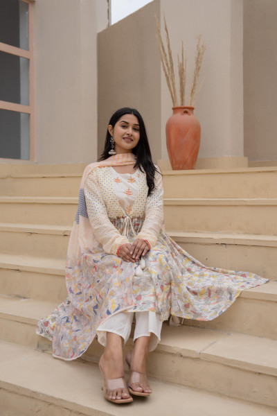Ivory Floral Printed Cotton Kurta Set With Thread Work & Doris