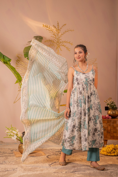 Ivory Meadow Bloom Kurta Pant And Dupatta Set