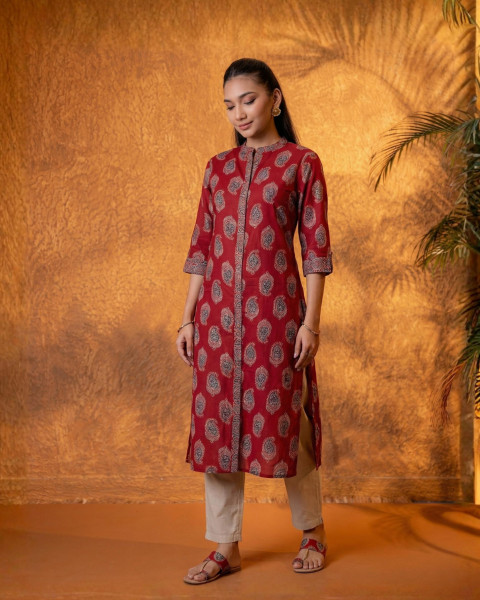 Zariya Maroon Heritage Buta Kurta