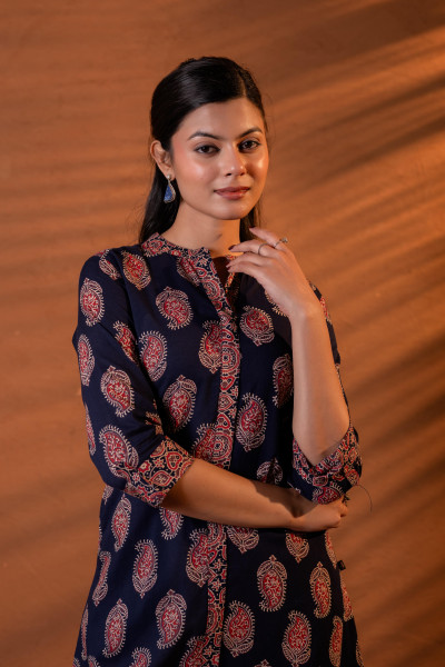 Zariya Navy Heritage Buta Kurta