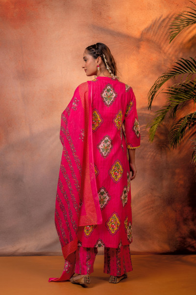 Graceful Fuchsia Floral Anarkali Kurta Set with Dupatta