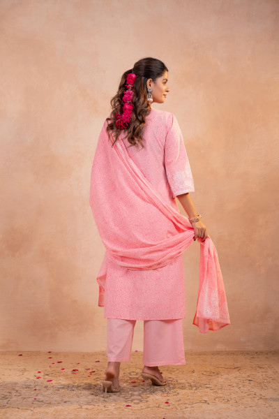 Blush Noor Printed Kurta Pant And Dupatta Set