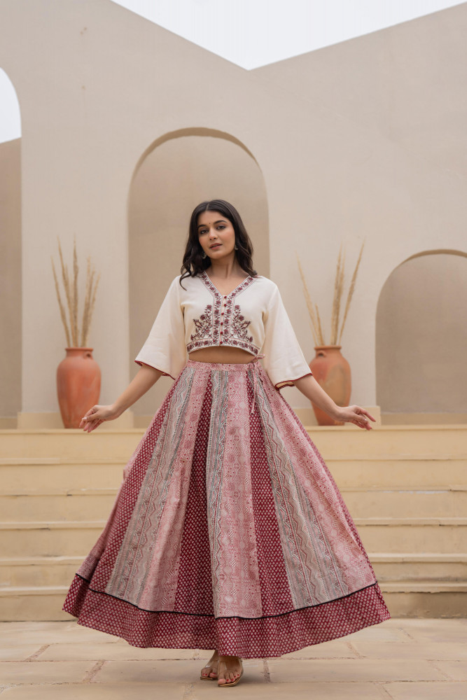 Off White & Red Ethnic Motif Printed Viscose Top & Skirt With Thread Work