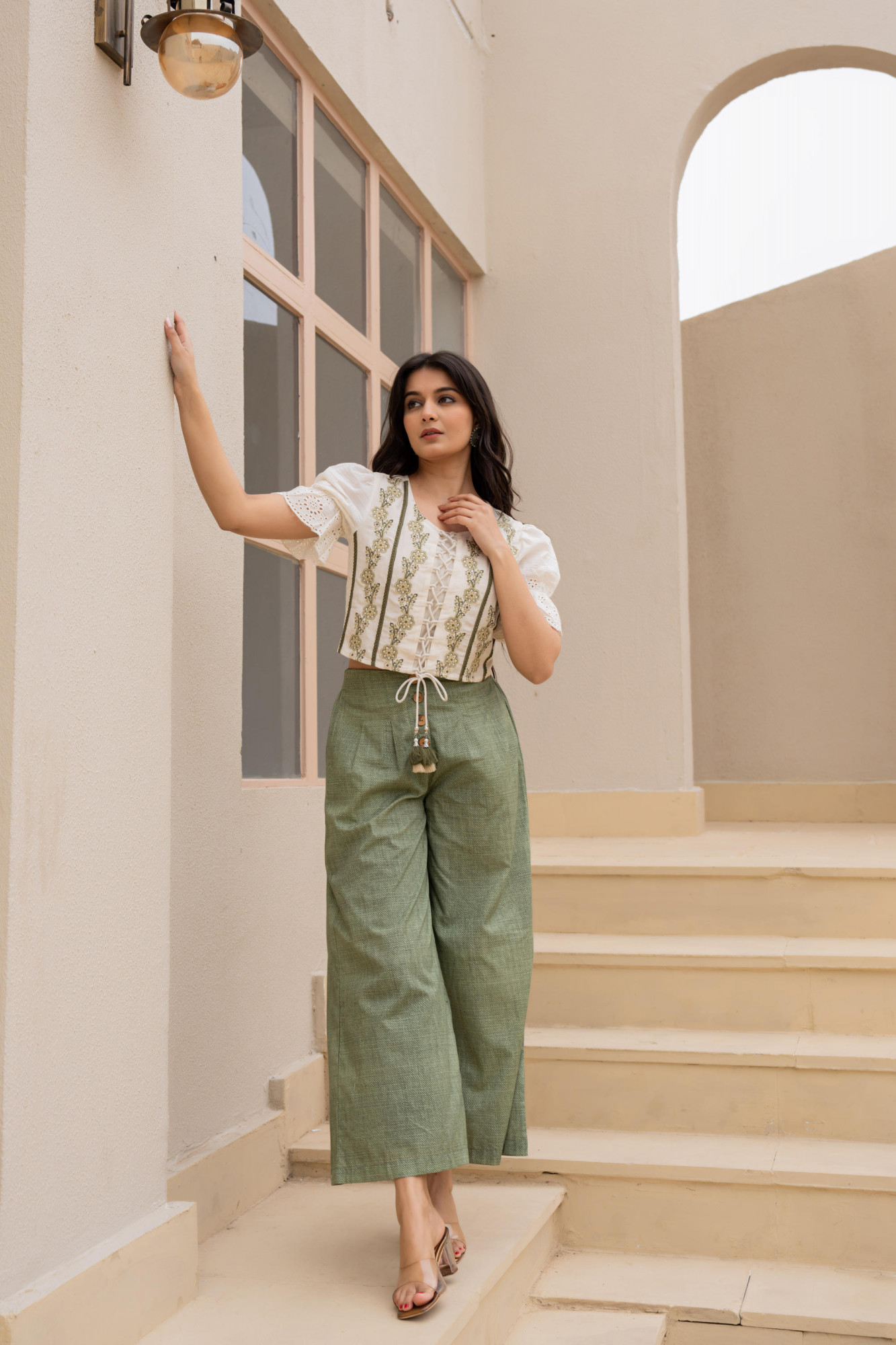 Green Solid Viscose Top & Pant Set With Thread Work & Doris