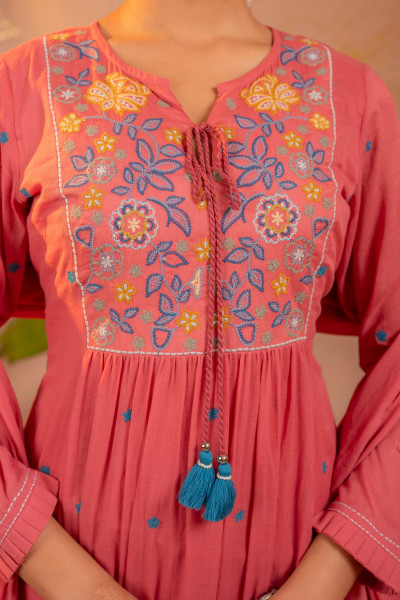 Elegant Onionpink Embroidered Kurta Set with Dupatta