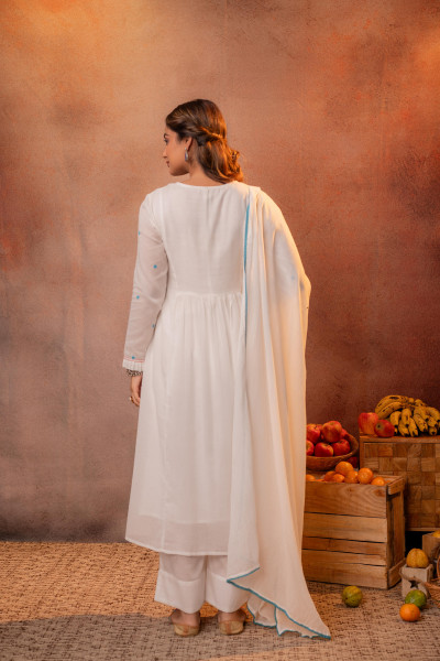 Elegant White Embroidered Kurta Set with Dupatta