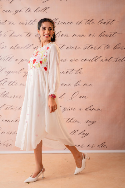 Phool Baari White Embroidered Yoke Kurta