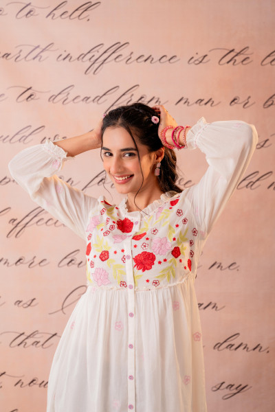 Phool Baari White Embroidered Yoke Kurta