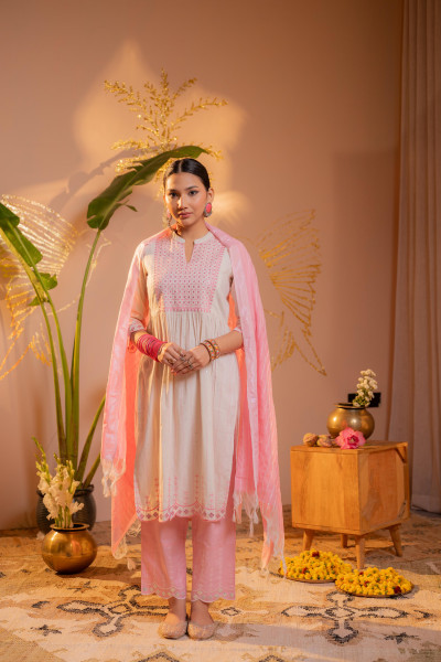 Elegant Pink Embroidered Kurta Set with Dupatta