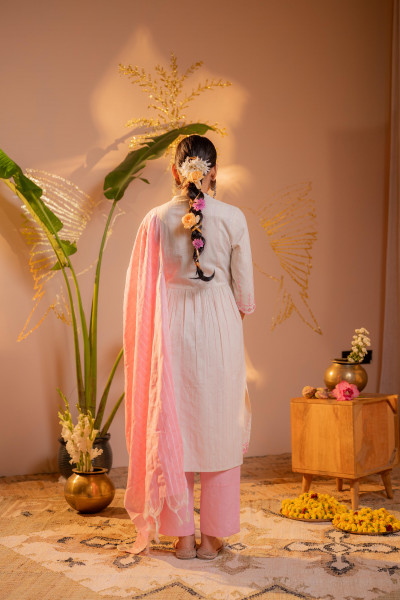 Elegant Pink Embroidered Kurta Set with Dupatta