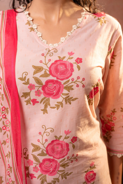 Gulbahaar Blush Floral Kurta Pant And Dupatta Set
