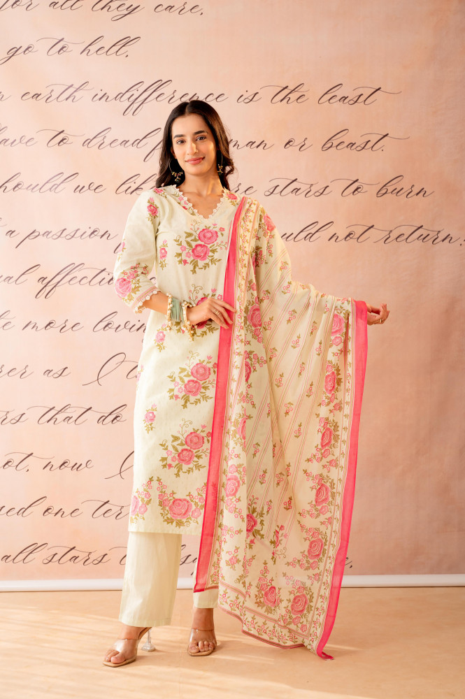 Gulbahaar Blush Floral Kurta Pant And Dupatta Set