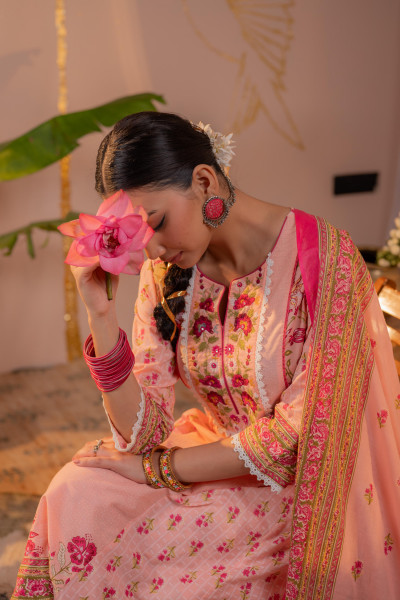 Noor-e-Gul Peach Printed Kurta Pant And Dupatta Set