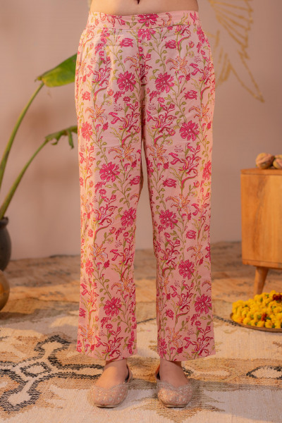 Noor-e-Gul Peach Printed Kurta Pant And Dupatta Set