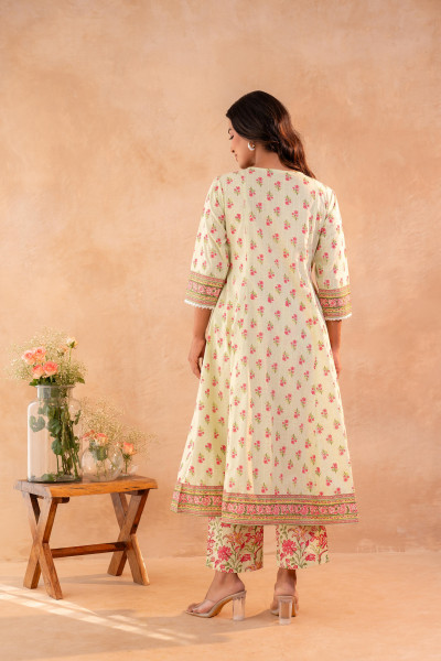 Noor-e-Gul SageGreen Printed Kurta Pant And Dupatta Set