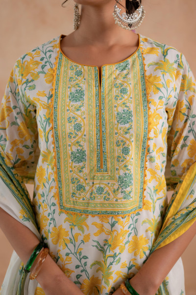 Gulbahaar Off-White Floral Printed Kurta Palazzo And Dupatta Set