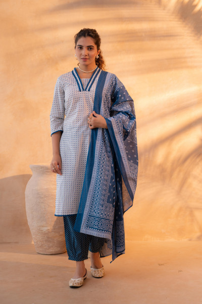Noir Ikat Echo Blue & White  Printed Kurta Pant And Dupatta Set