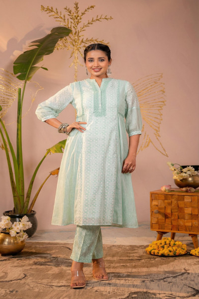 Mint Meadow Panelled Print Kurta Set
