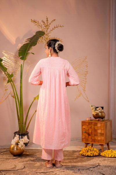 Pink Meadow Panelled Print Kurta Set