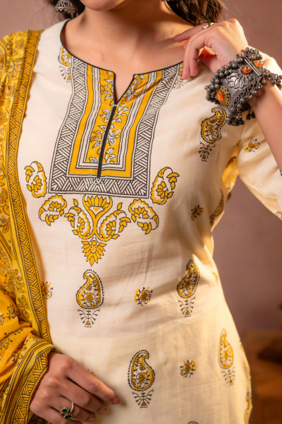 Cream Ethnic Printed Straight Kurta Set with Mustard Dupatta